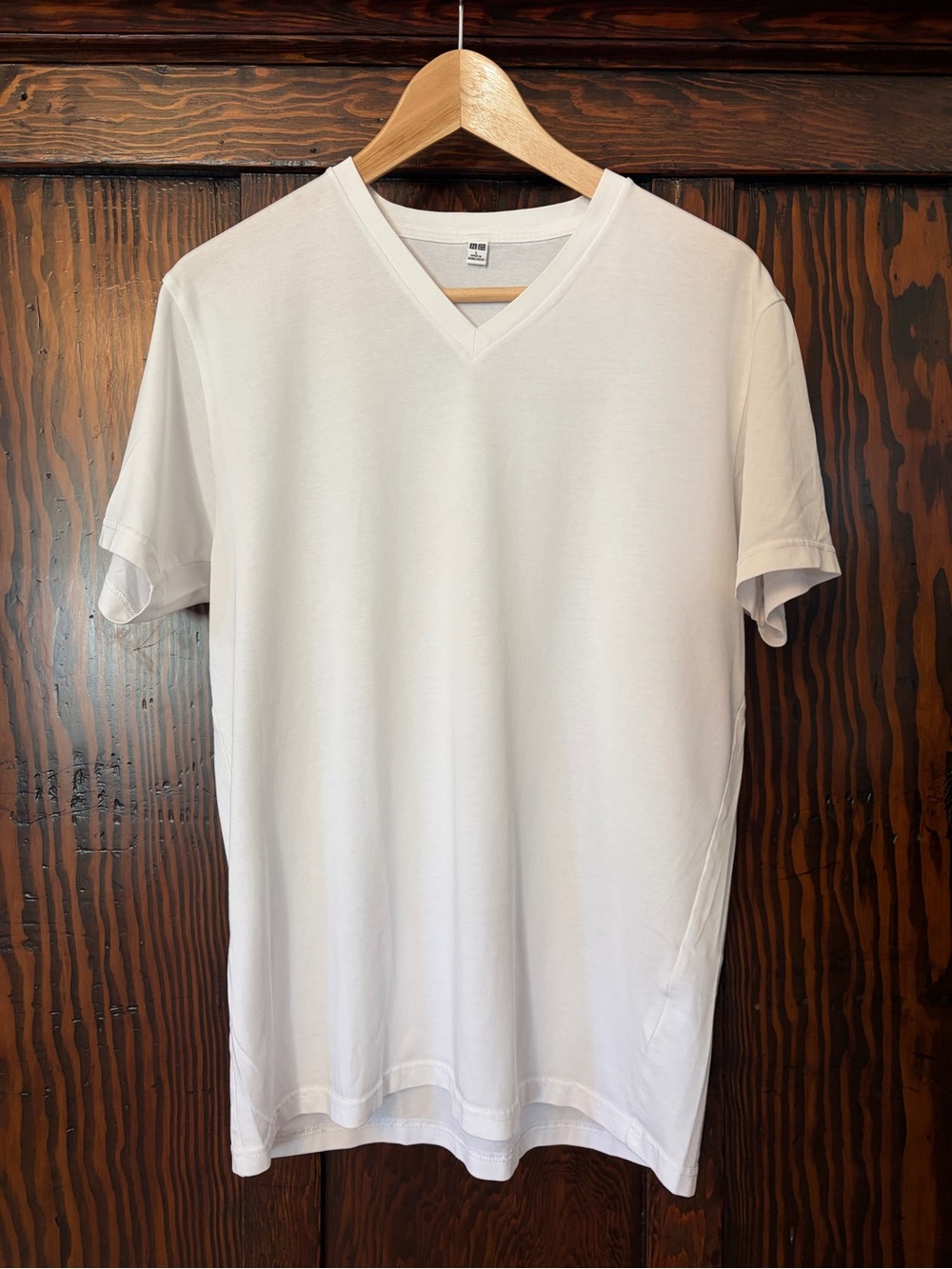Men's Uniqlo V-Neck Short Sleeve T-Shirt - White